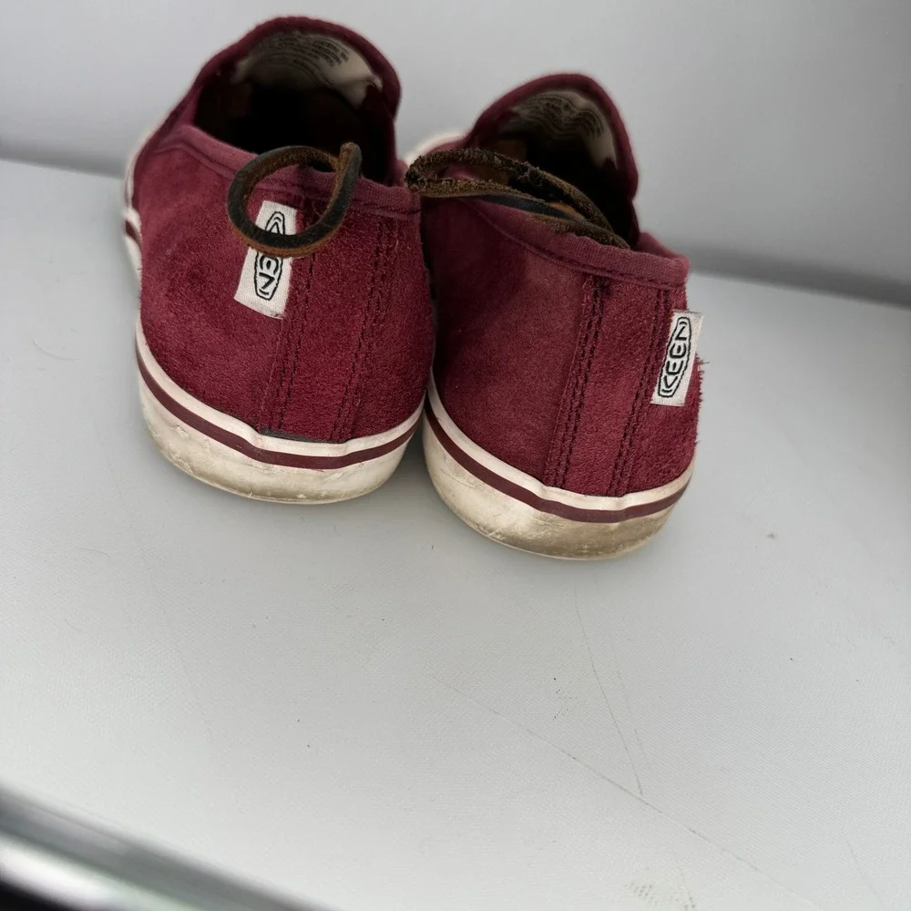 Keen Sienna Shoes Women 9.5‎ Burgundy Suede Canvas Vulcanized Slip On Sneakers